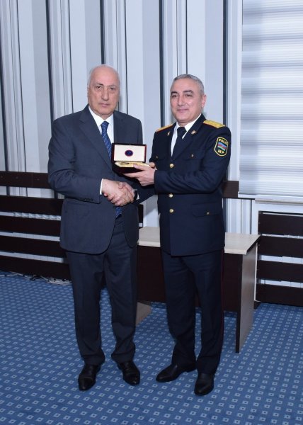 Sumqayıtı icra başçısı polisləri təbrik edib - FOTO