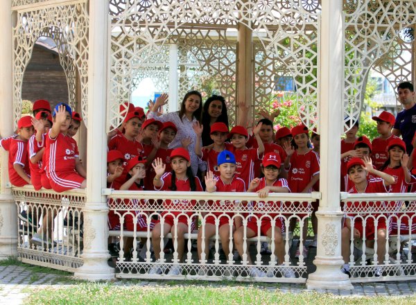 Sumqayıtda “Yay Futbol Düşərgəsi”nin ikinci mərhələsi başa çatıb - FOTOLAR
