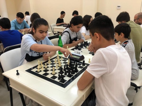Sumqayıtda şəhid Şəhriyar Qasımovun xatirəsinə həsr edilmiş şahmat turniri keçirilib - FOTO