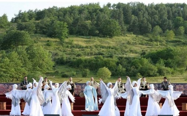 Mehriban Əliyevadan Vaqif Poeziya Günləri ilə bağlı PAYLAŞIM