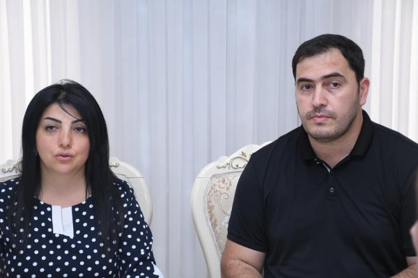 Deputat yüksək nəticə göstərən tələbə ilə görüşdü - FOTO