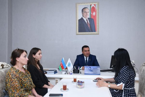 Deputat yüksək nəticə göstərən tələbə ilə görüşdü - FOTO