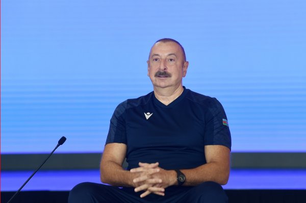 Prezidentin idmançılarla görüşündən FOTOLAR