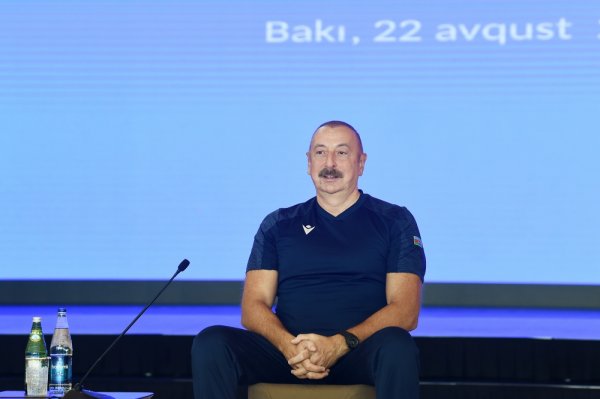 Prezidentin idmançılarla görüşündən FOTOLAR