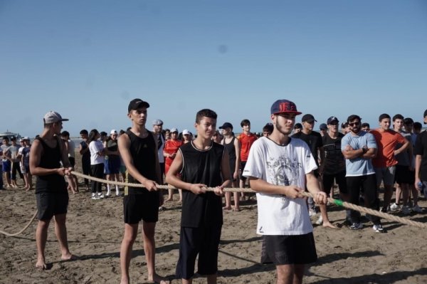 Sumqayıtda kəndirlə mübarizə idman növü üzrə yeniyetmələr arasında çimərlik çempionatına yekun vurulub - FOTO