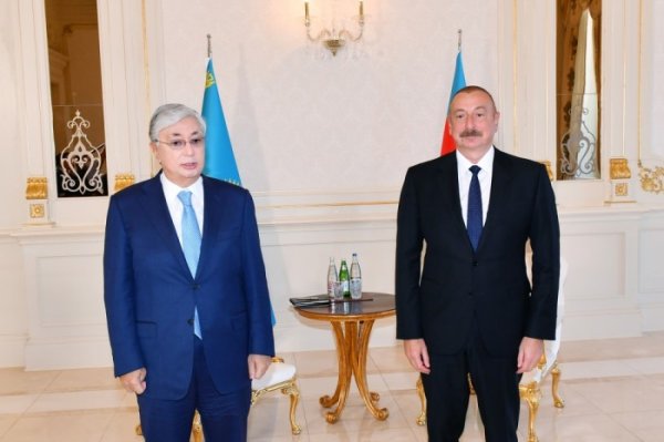 Tokayev İlham Əliyevə “Qızıl qartal” ordenini təqdim etdi - FOTOLAR