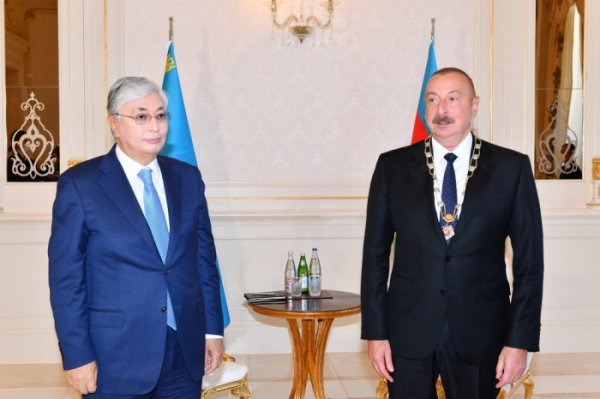 Tokayev İlham Əliyevə “Qızıl qartal” ordenini təqdim etdi - FOTOLAR
