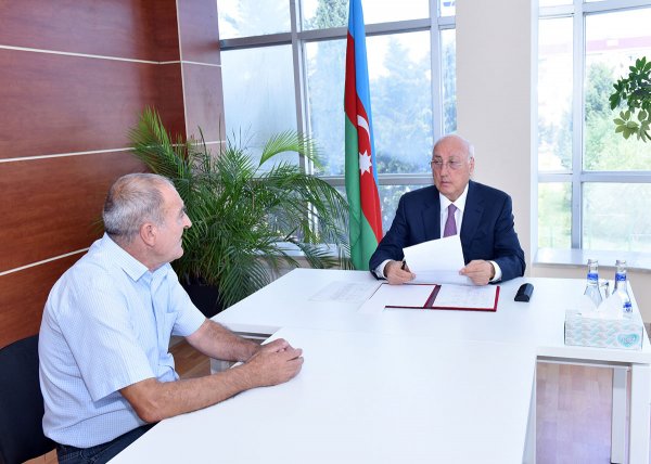 Zakir Fərəcov səyyar qəbul keçirdi – FOTOLAR