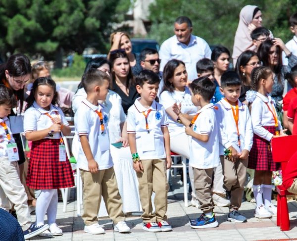 Sumqayıt Dünya məktəbində şəhid, qazi övladlarının ödənişsiz təhsil alması üçün kvota ayrıldı (FOTO+VİDEO)