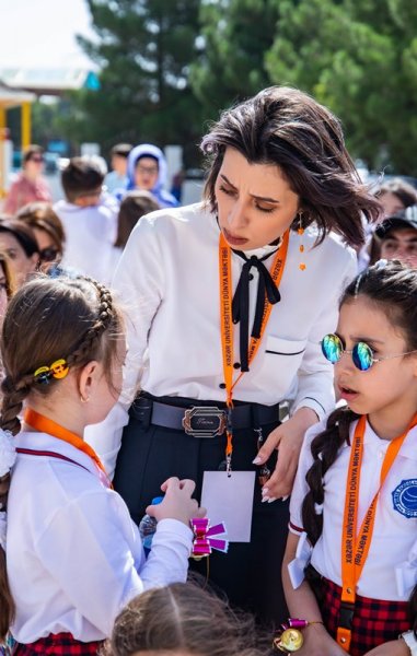Sumqayıt Dünya məktəbində şəhid, qazi övladlarının ödənişsiz təhsil alması üçün kvota ayrıldı (FOTO+VİDEO)