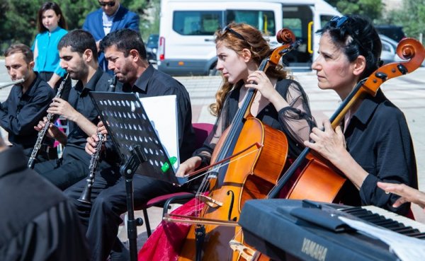 Sumqayıt Dünya məktəbində şəhid, qazi övladlarının ödənişsiz təhsil alması üçün kvota ayrıldı (FOTO+VİDEO)