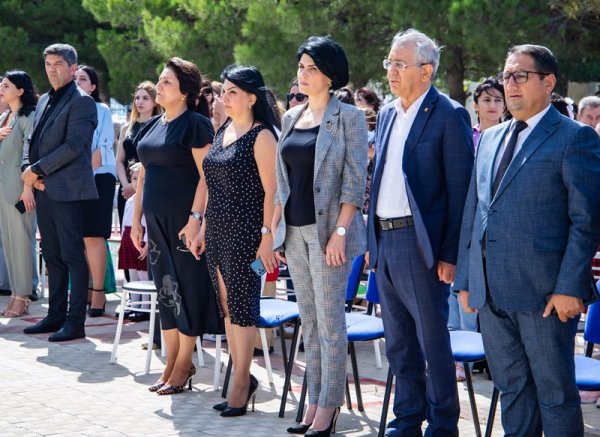 Sumqayıt Dünya məktəbində şəhid, qazi övladlarının ödənişsiz təhsil alması üçün kvota ayrıldı (FOTO+VİDEO)