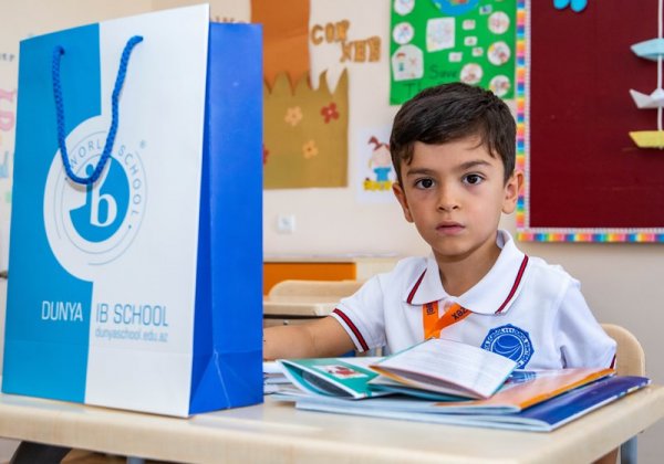 Sumqayıt Dünya məktəbində şəhid, qazi övladlarının ödənişsiz təhsil alması üçün kvota ayrıldı (FOTO+VİDEO)