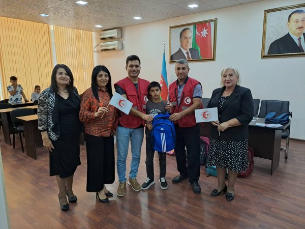 Sumqayıt ayparaçıları 50 məktəblini sevindirdi - FOTO