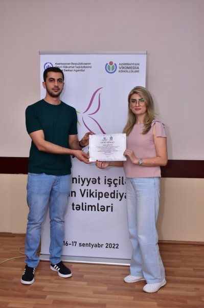 Sumqayıtın bir qrup mədəniyyət işçisinə sertifikat verildi - FOTOLAR
