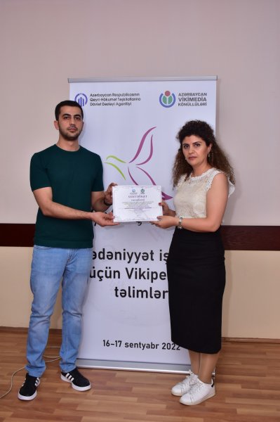 Sumqayıtın bir qrup mədəniyyət işçisinə sertifikat verildi - FOTOLAR