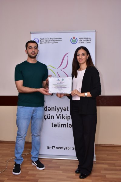 Sumqayıtın bir qrup mədəniyyət işçisinə sertifikat verildi - FOTOLAR