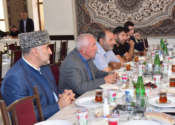 Zakir Fərəcov şəhid Elnur Səmədovun yas mərasimində iştirak edib – FOTO