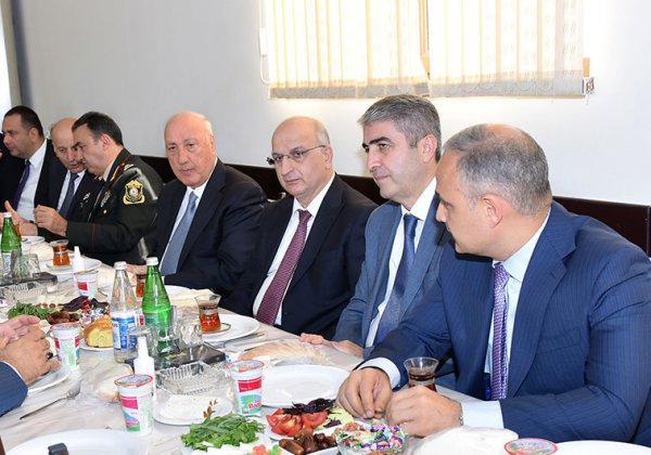 Zakir Fərəcov şəhid Elnur Səmədovun yas mərasimində iştirak edib – FOTO