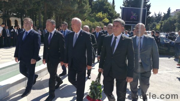 Sumqayıtda 27 Sentyabr- Anım Günü Vətən müharibəsi şəhidləri yad edilib - VİDEO (FOTO)