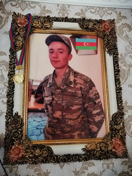 44 günlük Vətən müharibəsi şəhidi Rüfət Şabanovun ailəsi ziyarət edilib - FOTO 44 günlük Vətən müharibəsi şəhidi Rüfət Şabanovun ailəsi ziyarət edilib - FOTO