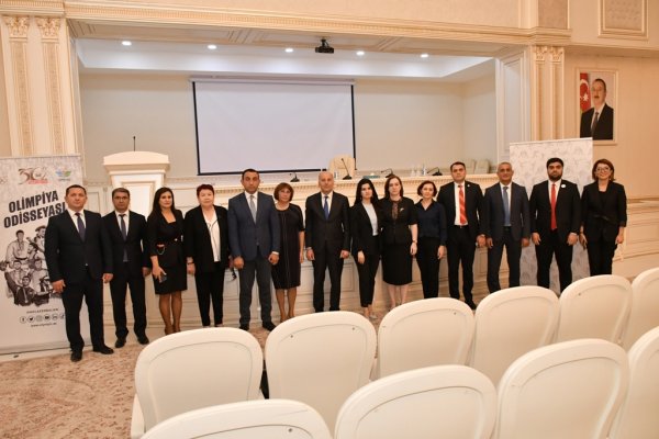 Sumqayıtda Olimpiya çempionu ilə görüş keçirilib - FOTOLAR