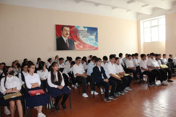 Sumqayıt məktəblərində narkomaniya ilə bağlı silsilə təlimlər davam edir - FOTO Sumqayıt məktəblərində narkomaniya ilə bağlı silsilə təlimlər davam edir - FOTO