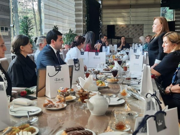 Şərqi Zəngəzur Regional Təhsil İdarəsinin tabeliyində olan məktəblərdə çalışan şəhid ailəsi üzvləri olan müəllimlərlə görüş keçirilib - FOTO