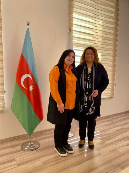 Komitə sədri Sumqayıtın bir qrup fəal qadını ilə müzakirə aparıb -FOTO