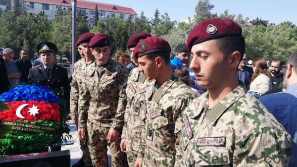 Sumqayıtda DİN Daxili Qoşunlarının şəhid olmuş hərbi qulluqçusunun anım mərasimi keçirilib - FOTOLAR (VİDEO)