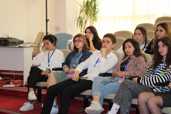 Sumqayıtda Beynəlxaq Qızlar Günü qeyd olunub - FOTO