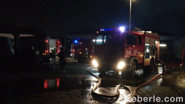 Sumqayıtda şüşə məmulatları sexində güclü yanğın - VİDEO (FOTO)