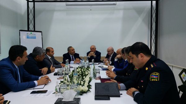 Bakıda nəqliyyatın tənzimlənməsi ilə bağlı operativ qrupun yaradılmasına qərar verildi (FOTOLAR)