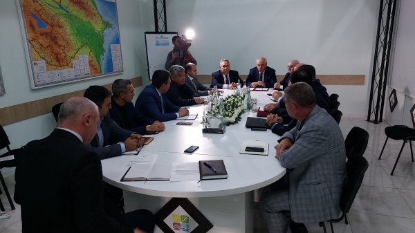 Bakıda nəqliyyatın tənzimlənməsi ilə bağlı operativ qrupun yaradılmasına qərar verildi (FOTOLAR)