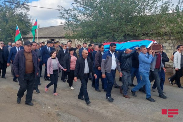 Milli Qəhrəman dəfn edildi - FOTOLAR