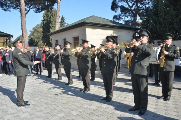 Vətən müharibəsinin şəhidi anıldı - FOTO