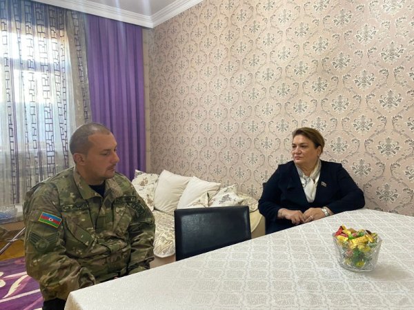Hicran Hüseynova Sumqayıtda şəhid ailələrini və qaziləri ziyarət edib - FOTO