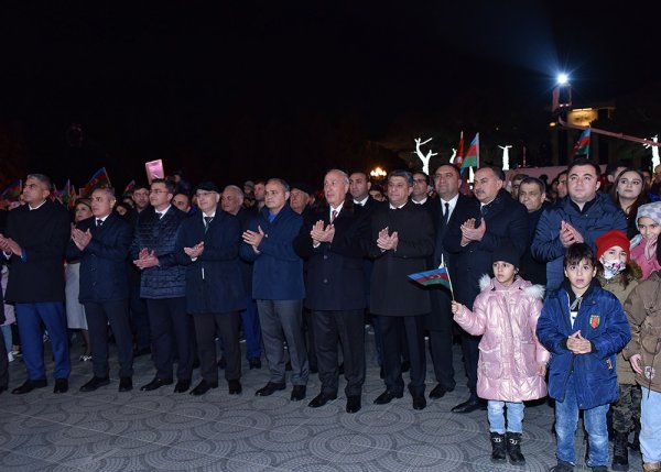 Sumqayıtda möhtəşəm Zəfər konserti- FOTOLAR Sumqayıtda möhtəşəm Zəfər konserti- FOTOLAR