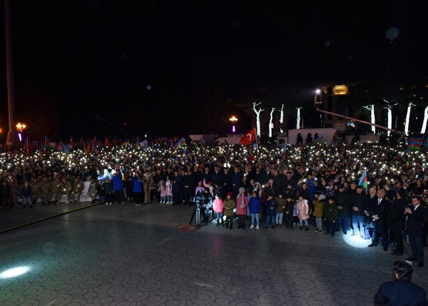 Sumqayıtda möhtəşəm Zəfər konserti- FOTOLAR Sumqayıtda möhtəşəm Zəfər konserti- FOTOLAR