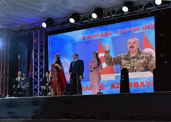 Sumqayıtda möhtəşəm Zəfər konserti- FOTOLAR Sumqayıtda möhtəşəm Zəfər konserti- FOTOLAR