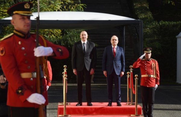 Prezidentin Tiranada rəsmi qarşılanma mərasimi - FOTOLAR