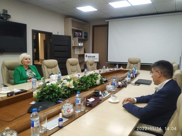 Sumqayıt Qızıl Aypara Cəmiyyətinin sədri “SOCAR Polymer”in baş direktoru Fuad Əhmədovun təltif edib
