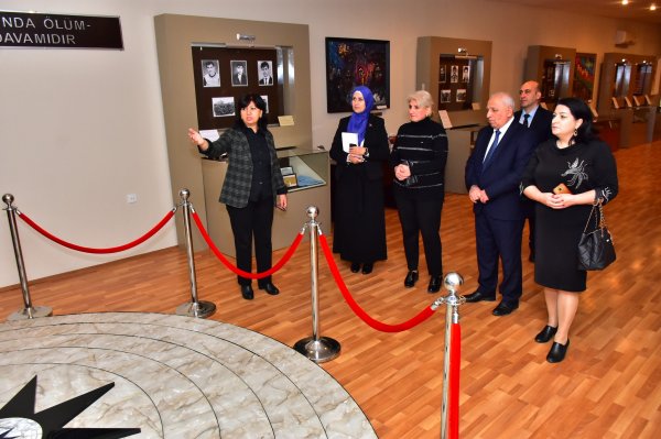 “Sumqayıt” qəzetinin 70 illik yubileyi ilə əlaqədar redaksiya əməkdaşları ilə görüş təşkil olunub - FOTOLAR