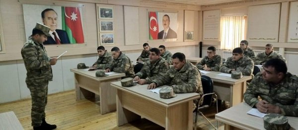Orduda hazırlıq məşğələləri keçirilir - FOTOLAR