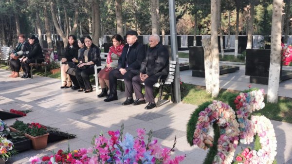 Özbəkistanlı professor və müəllim heyəti Sumqayıtın ədəbi cameəsinin üzvləri ilə görüşüblər -FOTO