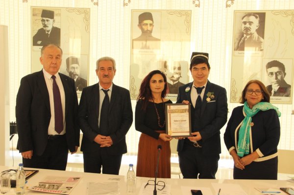 Özbəkistanlı professor və müəllim heyəti Sumqayıtın ədəbi cameəsinin üzvləri ilə görüşüblər -FOTO