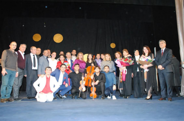 Sumqayıt teatrında "Kimdir müqəssir" vodevili əsasında hazırlanmış tamaşanın premyerası keçirilib - FOTO