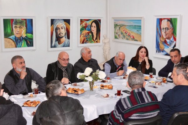 Sumqayıtda rəis rəssamlarla görüşdü- FOTO