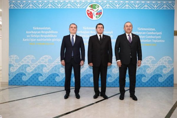 Azərbaycan, Türkiyə və Türkmənistan XİN başçılarının görüşü başlayıb - FOTO