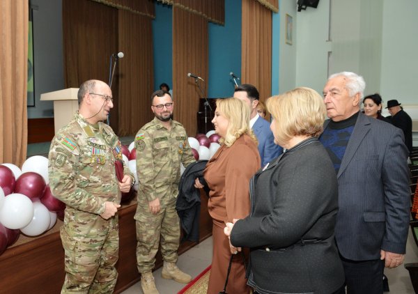 Sumqayıtda 30 nömrəli tam orta məktəbin 40 illik yubileyi qeyd edilib - FOTOLAR